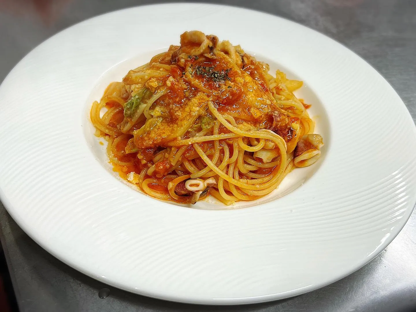 白菜とヤリイカのトマトソースパスタ🍝