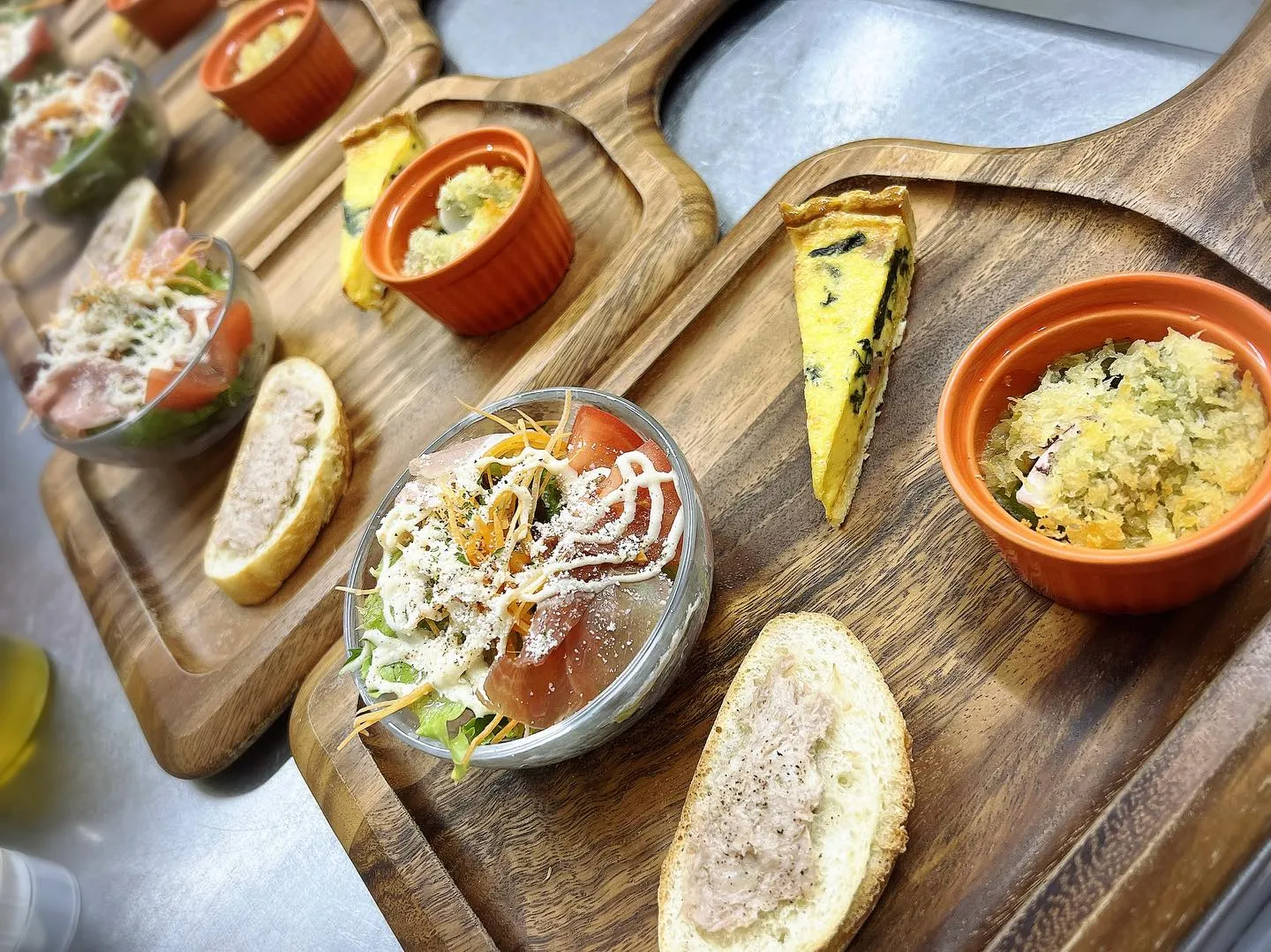 明日.7日は振替休業🐏