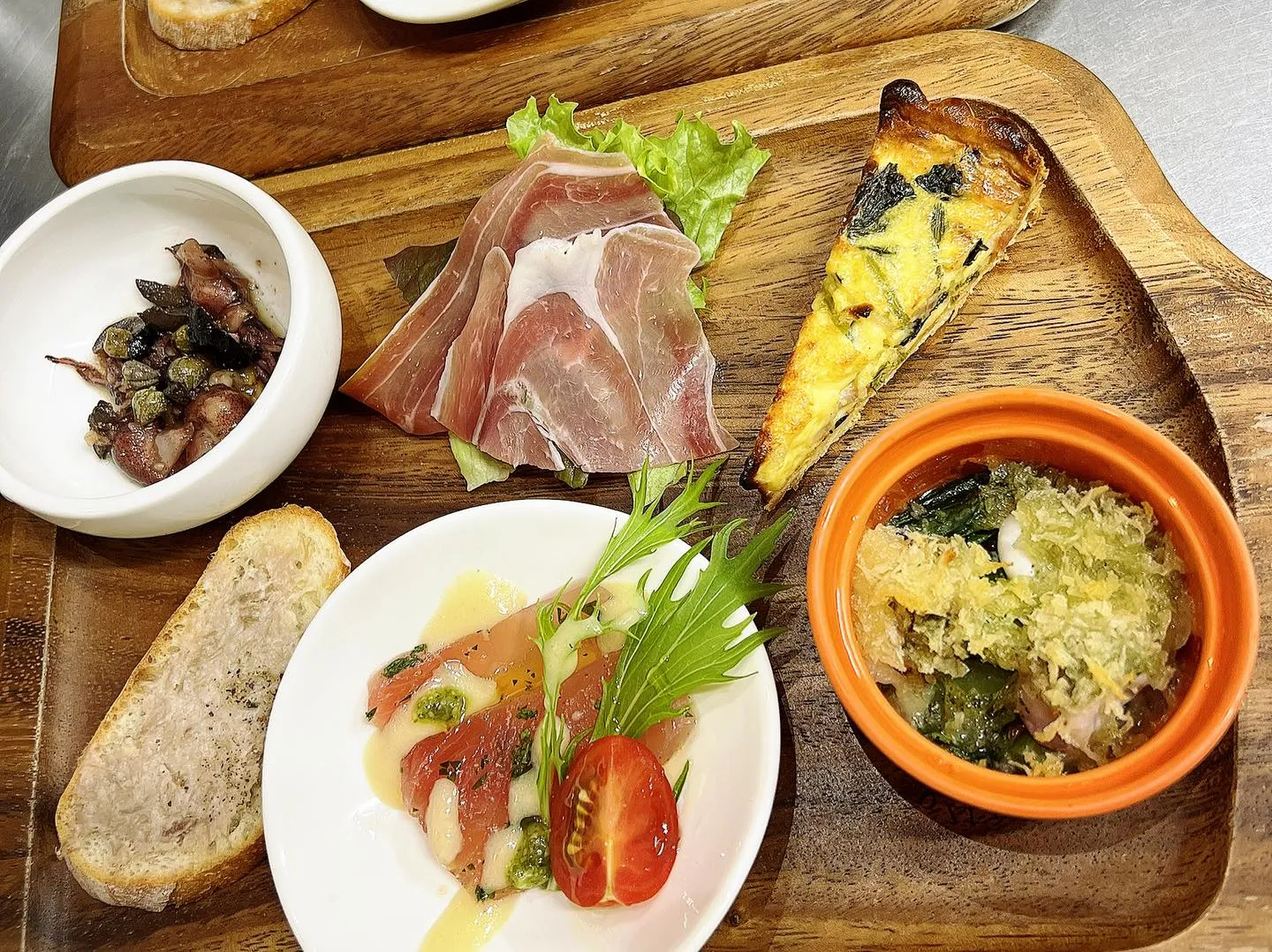 明日.7日は振替休業🐏