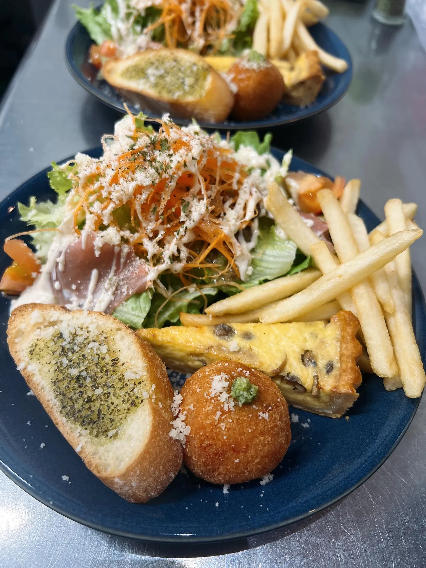 《秋はどこへ？😅》