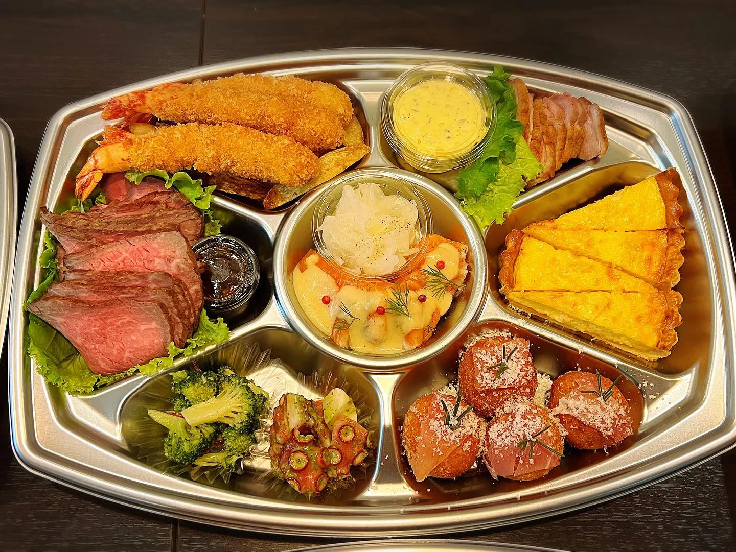 《ビストロハンバーグ》