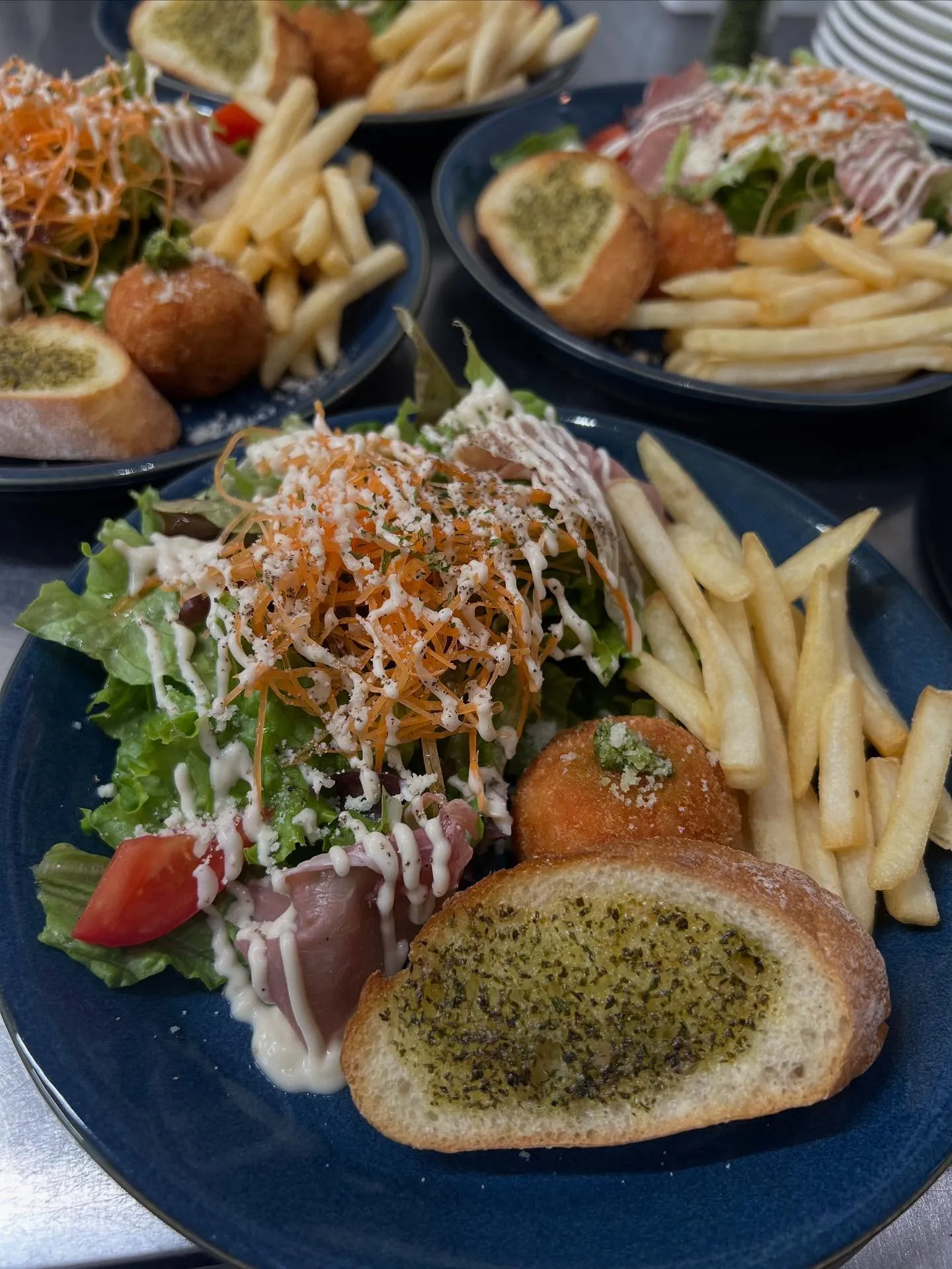 《　ボジョレーヌーボー解禁　》