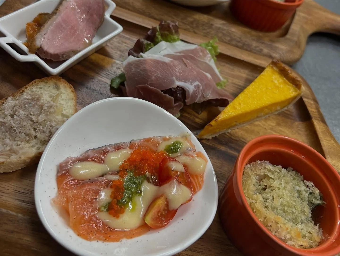 《　1ドリンク付ビストロコース　》