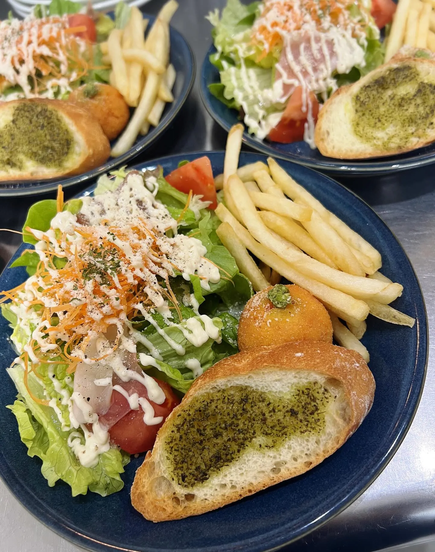 《　本日.水曜日は定休日です　》