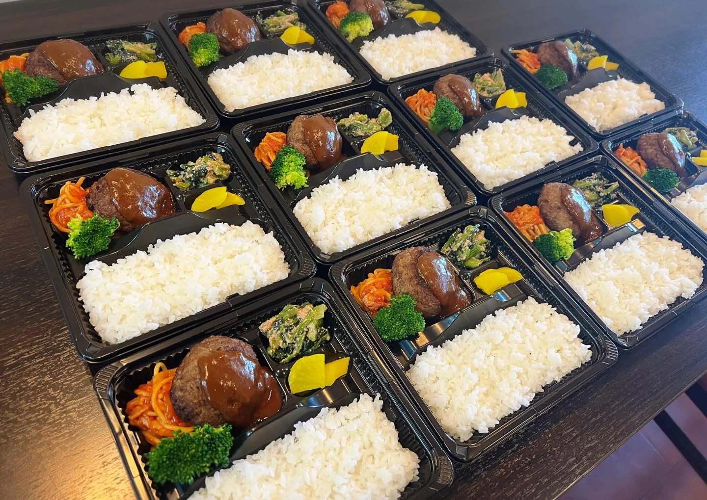 《　3月の営業日　》