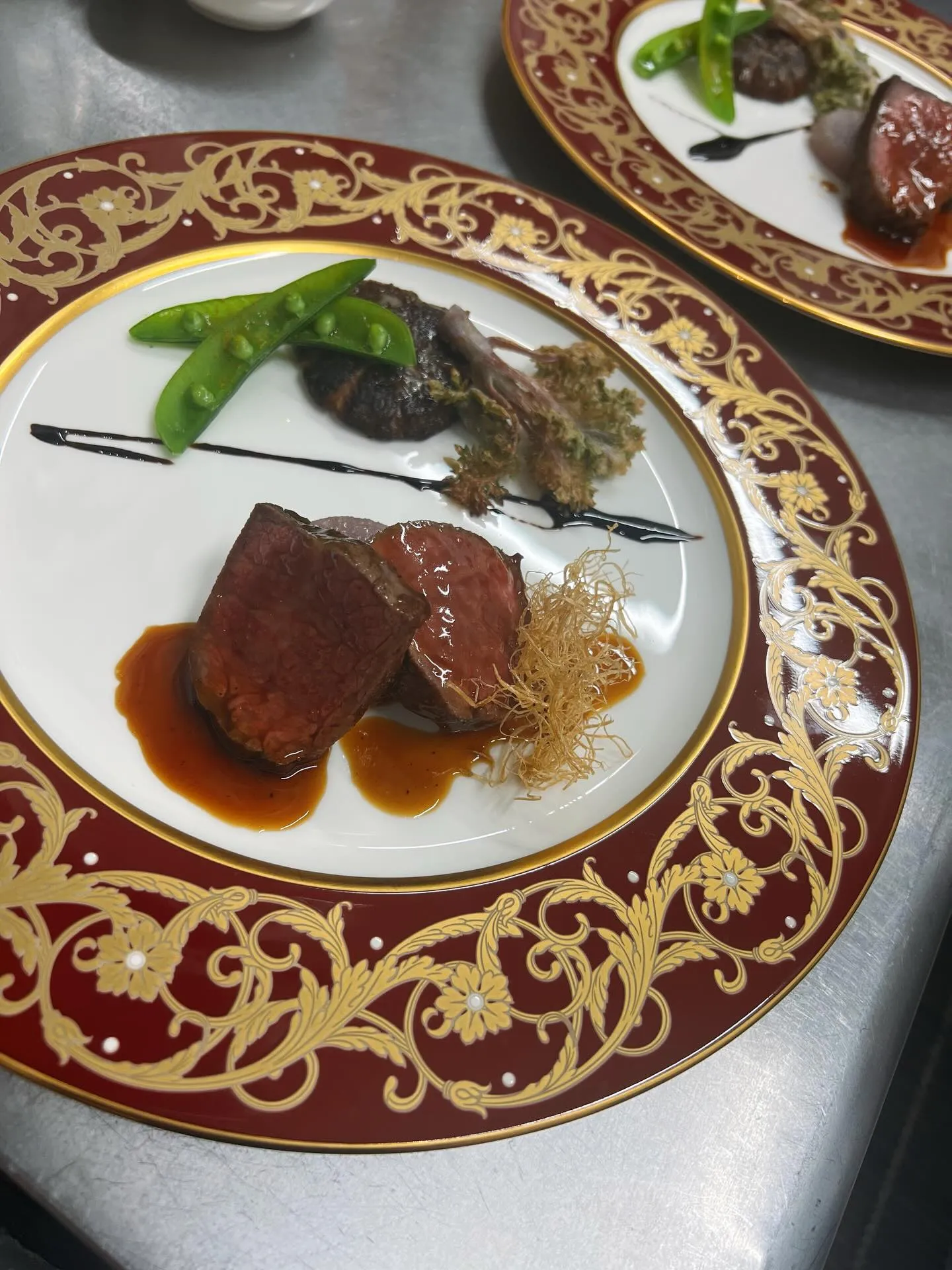 《 本日水曜日は定休日です　》