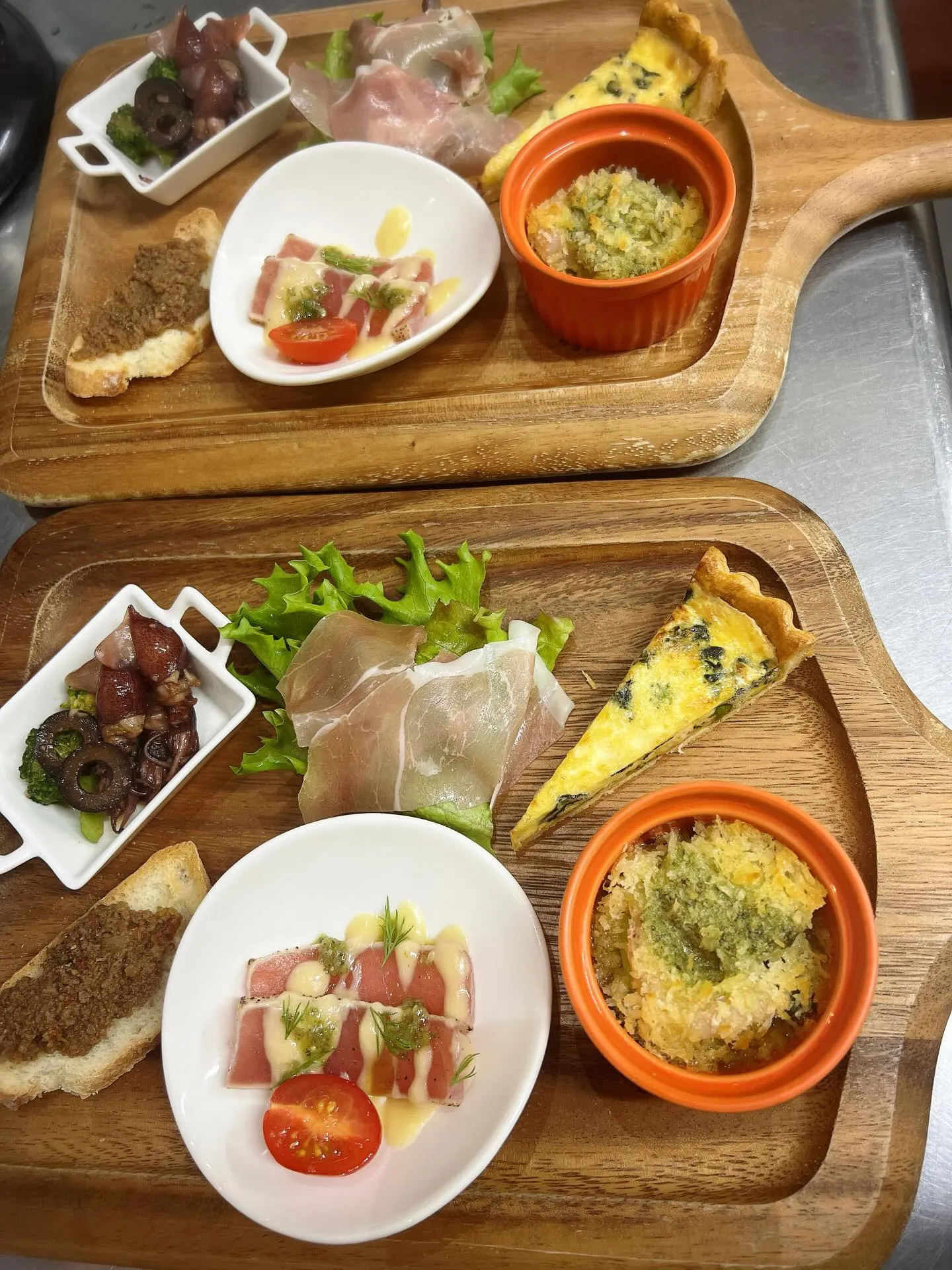 《 本日水曜日は定休日です　》